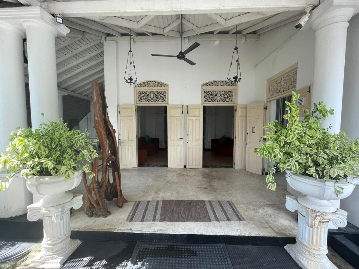Beverly Villa Dehiwala-Mount Lavinia Екстериор снимка